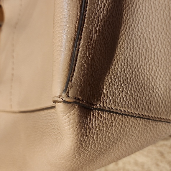 EUC Tory Burch McGraw Large Leather Carryall Tote - Picture 11 of 17